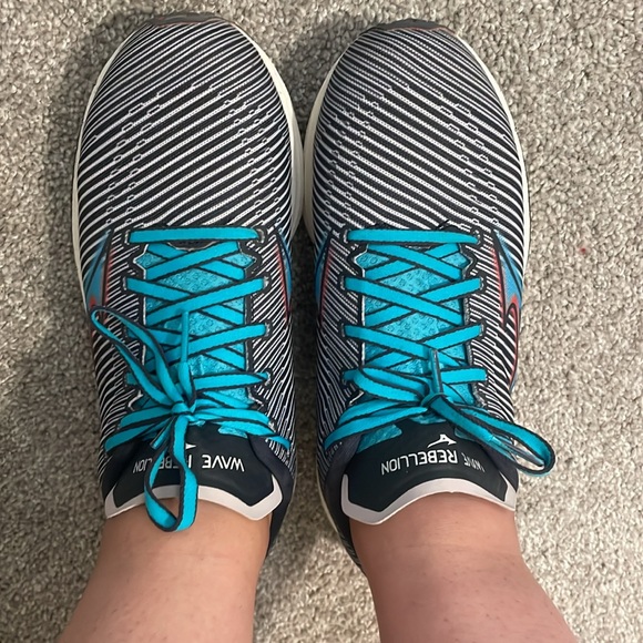 MIZUNO WAVE REBELLION size 7 women’s running shoe - Picture 6 of 9